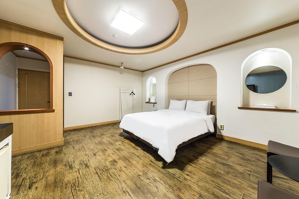 Hotel Tate Suwon Esterno foto