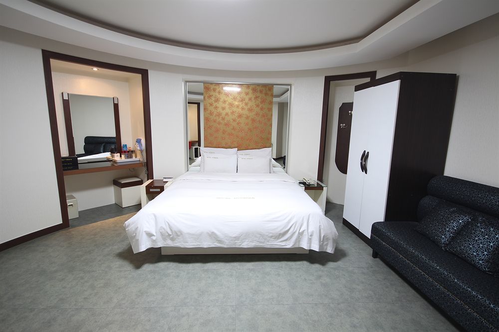 Hotel Tate Suwon Esterno foto