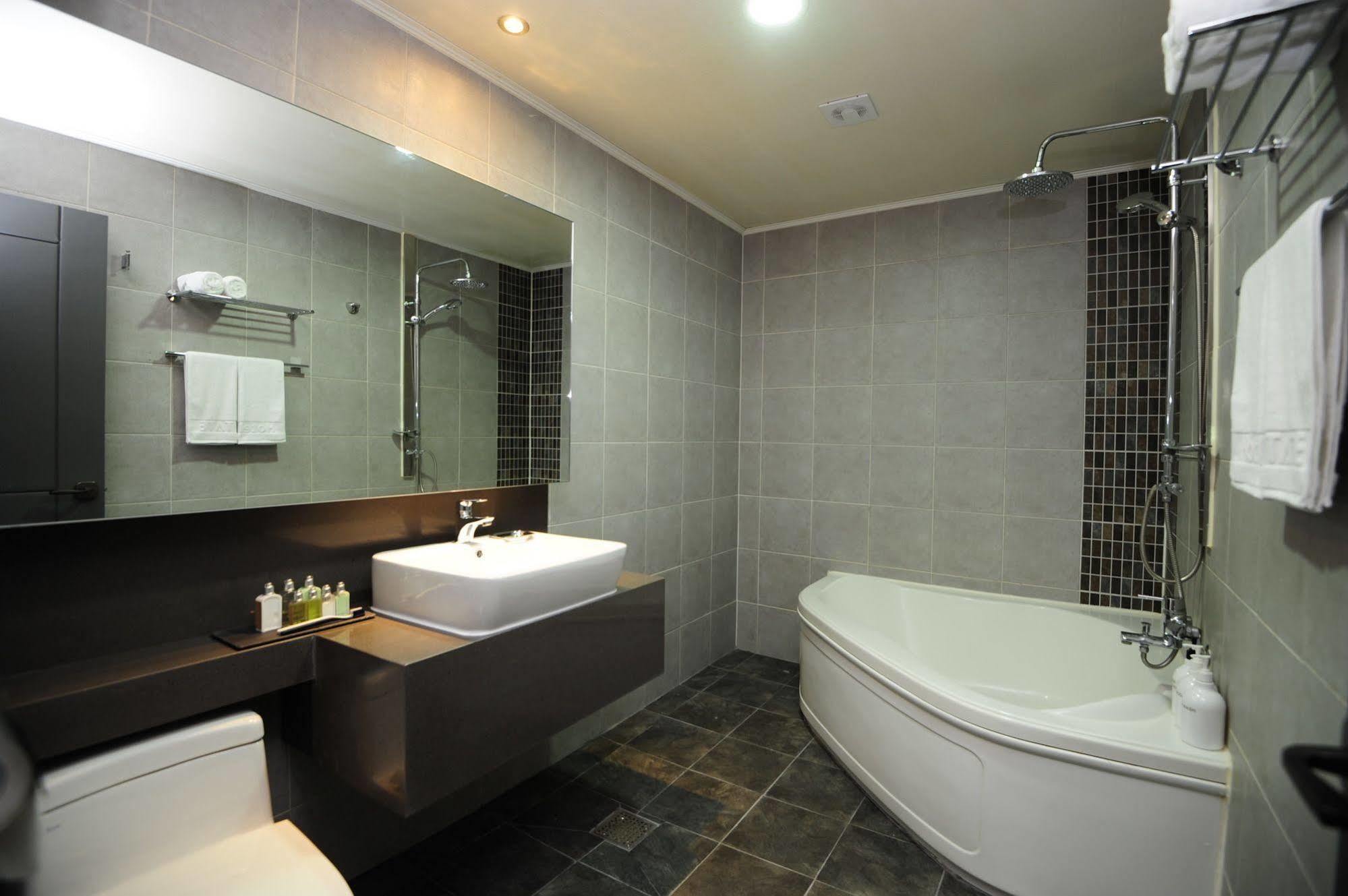 Hotel Tate Suwon Esterno foto