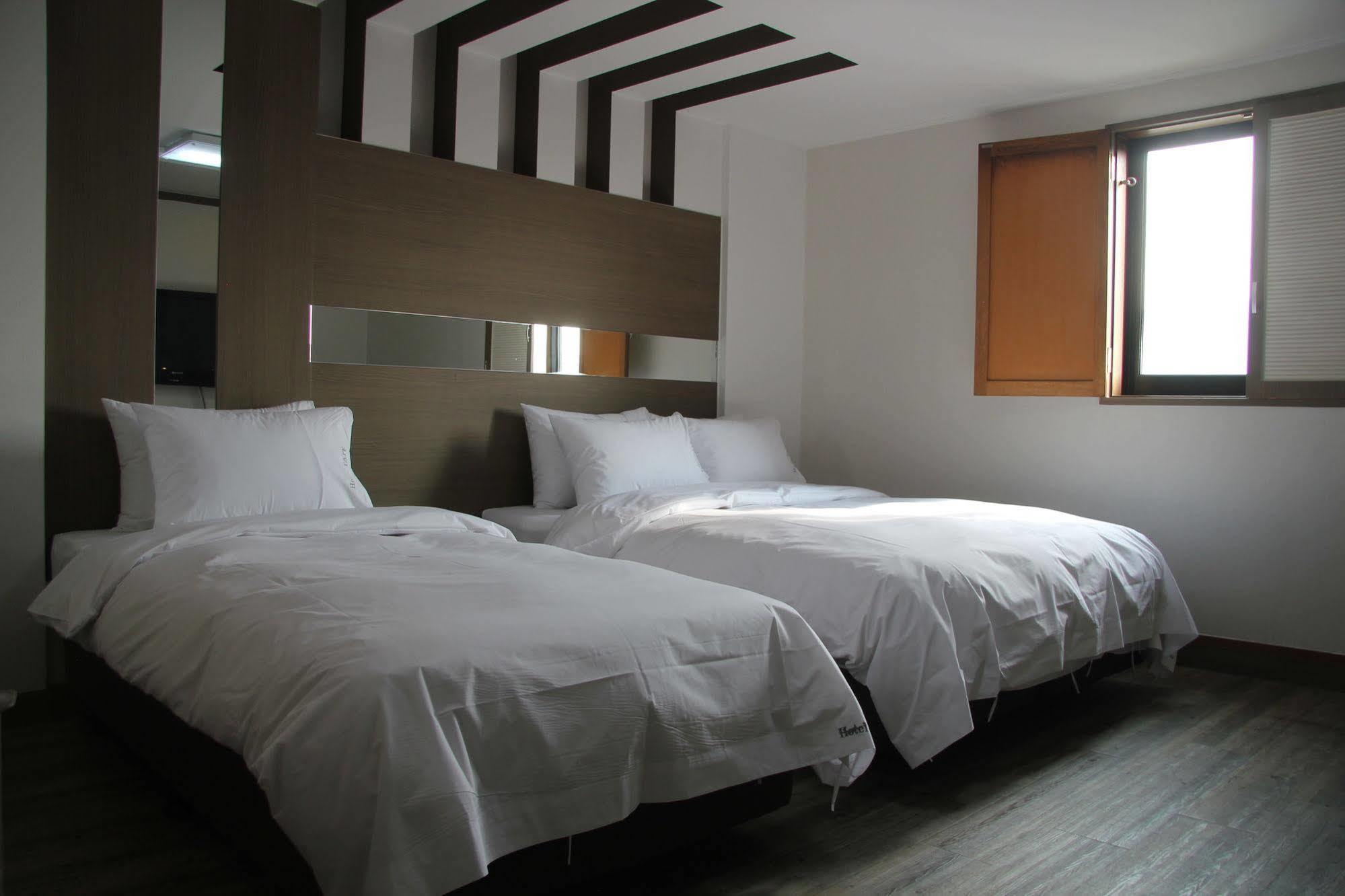 Hotel Tate Suwon Esterno foto